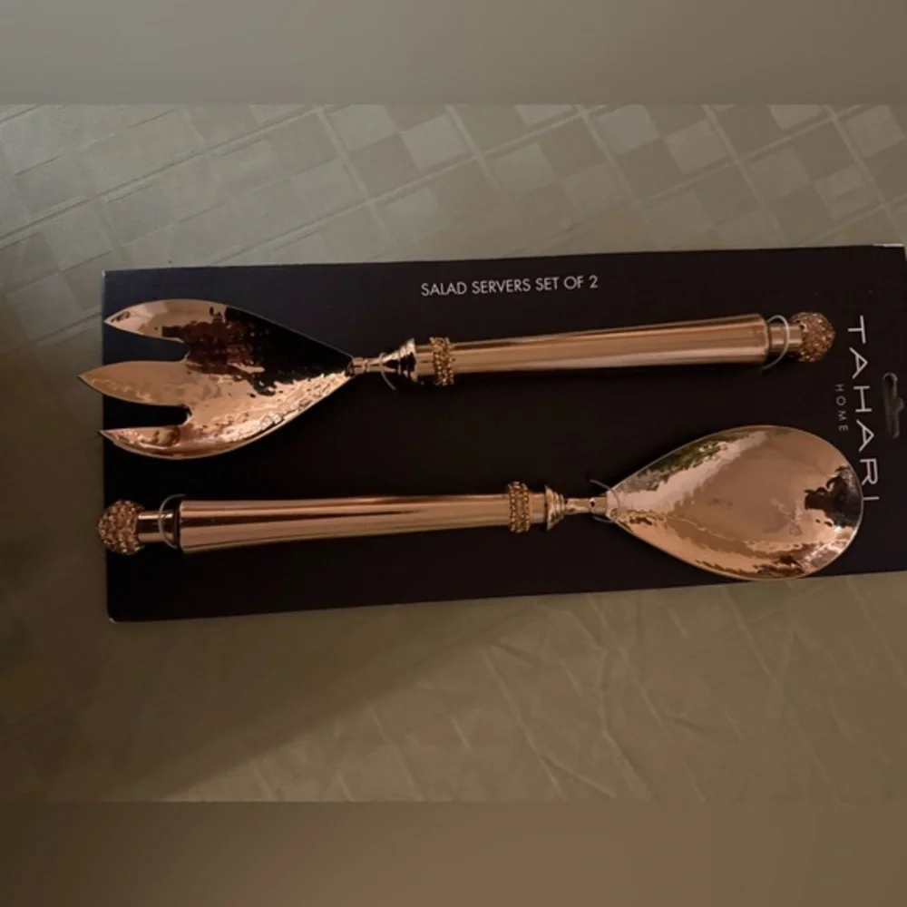 Tahari Elegant Gold Salad Server Duo‎